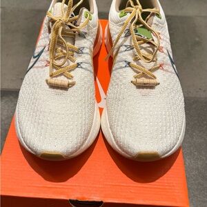 Nike White and Green Athletic Shoes